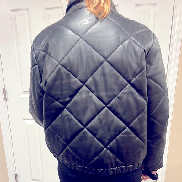 Vegan leather quilted puffer jacket - Picture 3 of 5